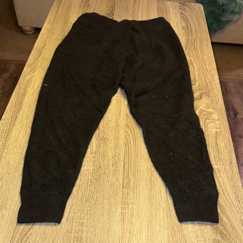 Women’s Black Cashmere Jogger Pants - Picture 4 of 4